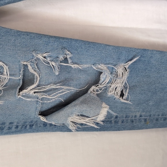 H&M Denim Light Wash Destroyed Low Waist Boyfriend Fit Size 0 - Picture 3 of 7